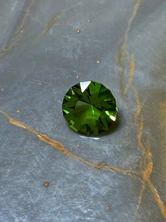 Round Brilliant Green Helenite Gemstone, 5.5 MM, .47 Carat